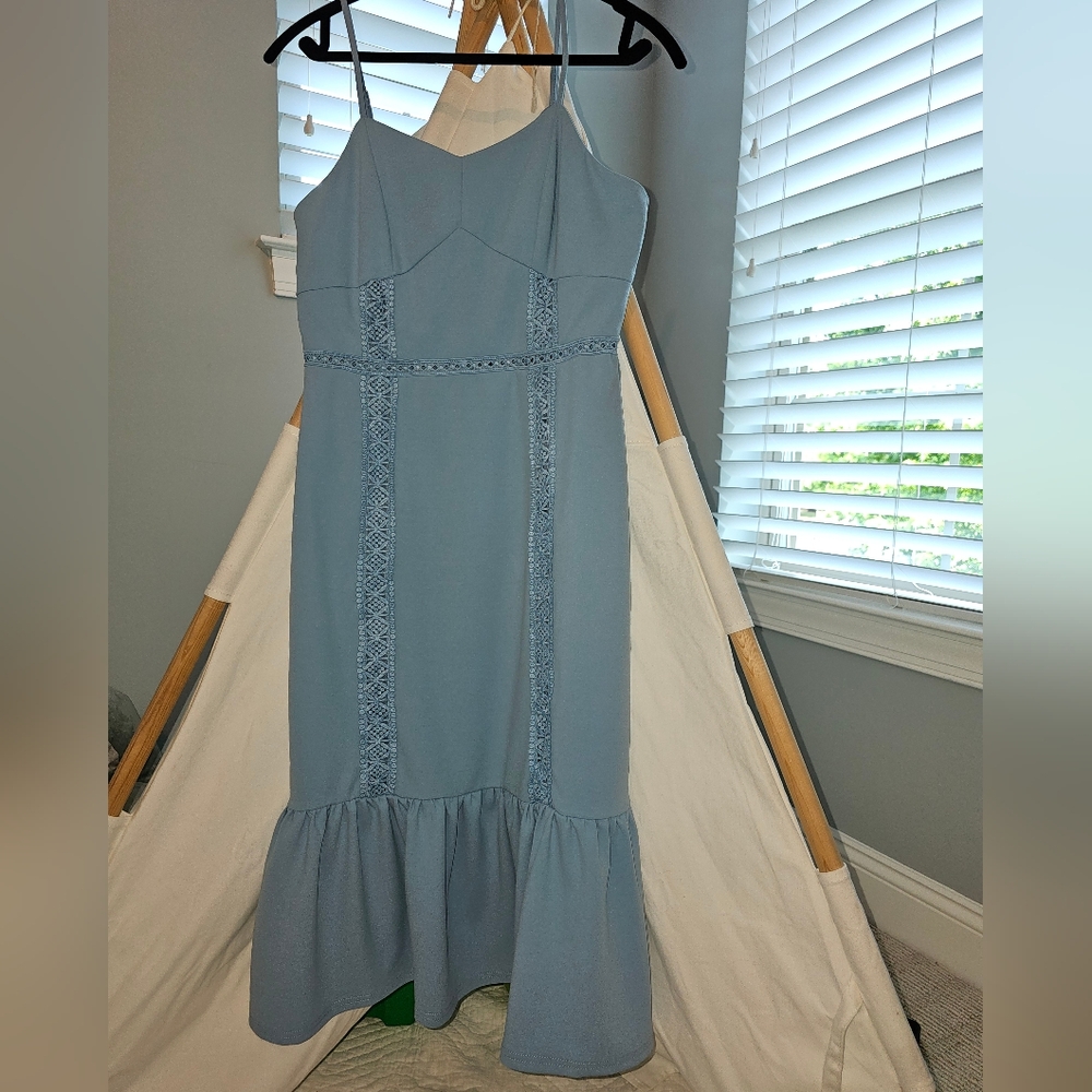 Dress - Picture 2 of 5